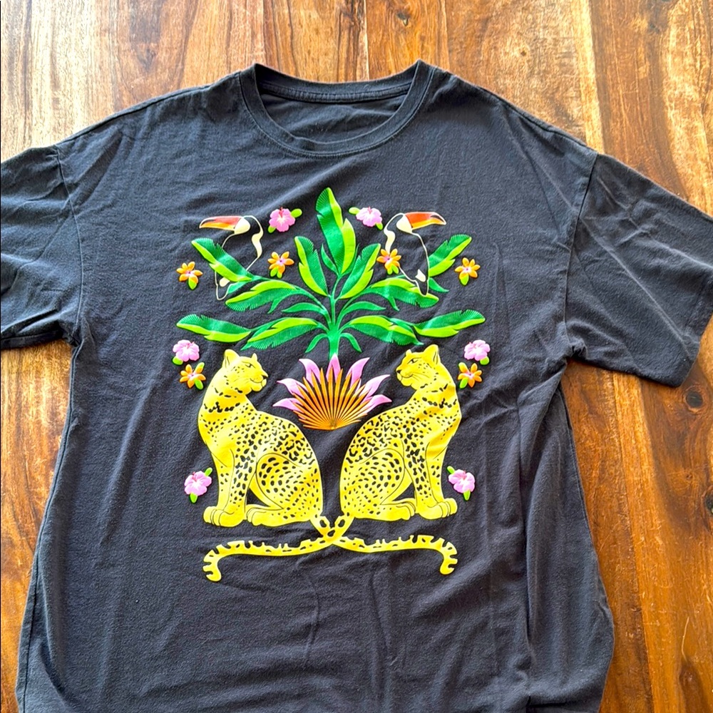 Cool graphic print tee